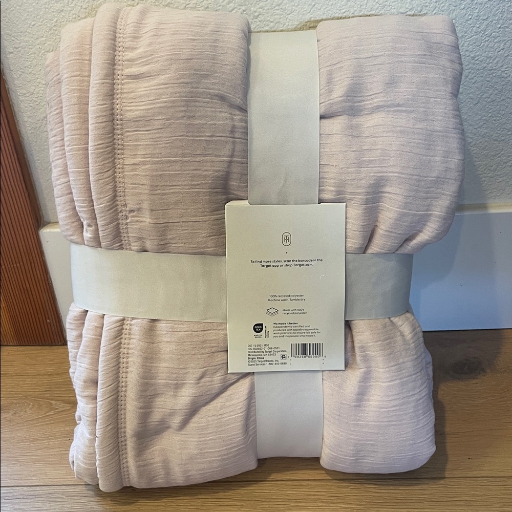 Threshold Light Pink Plush Throw Blanket - Picture 2 of 11